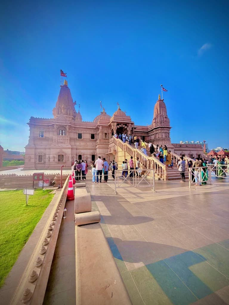 Pune Swaminarayan Mandir Cab thumbnail