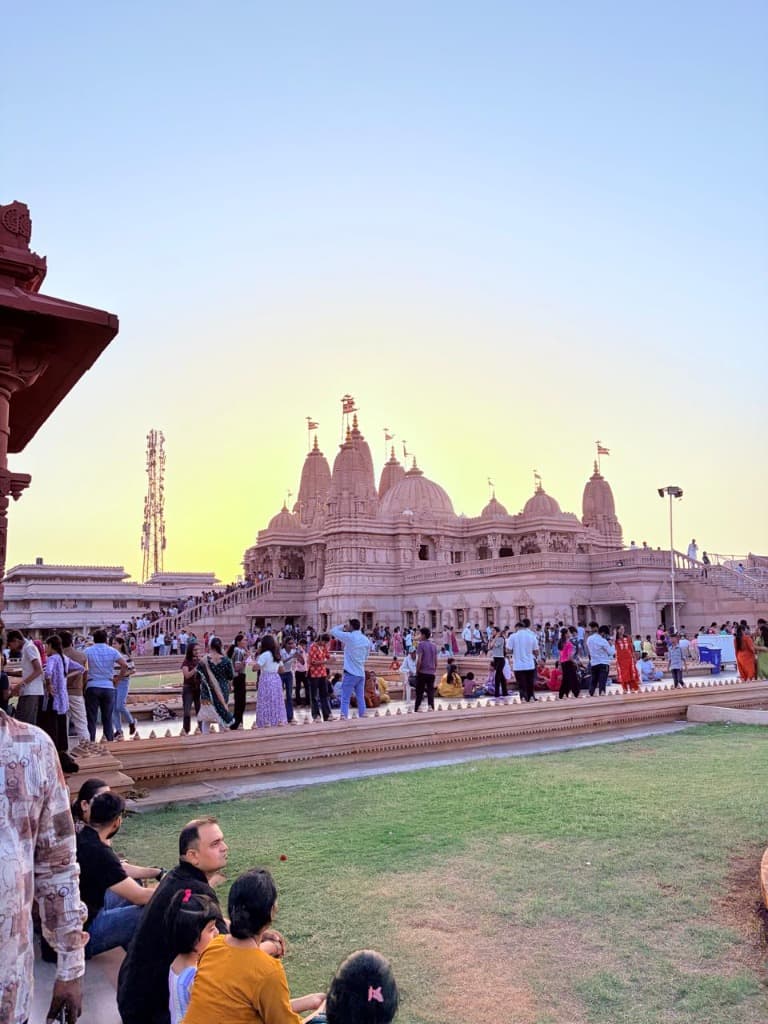 Pune Swaminarayan Mandir Cab thumbnail